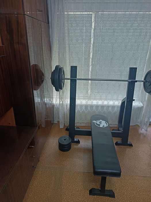 Продавам лежанка с лост, тежести и пудовки с безплатна доставка