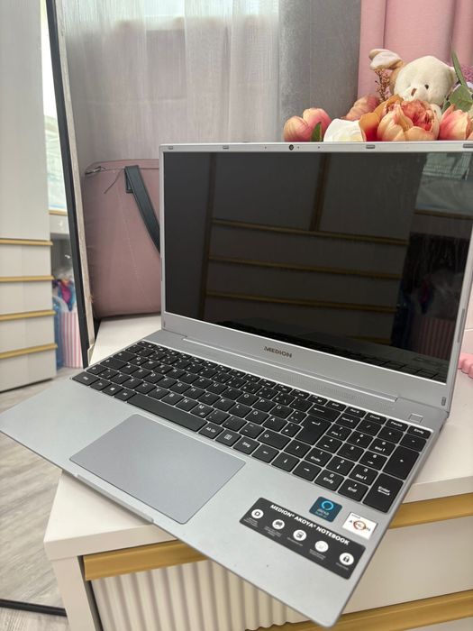 Лаптоп   medion