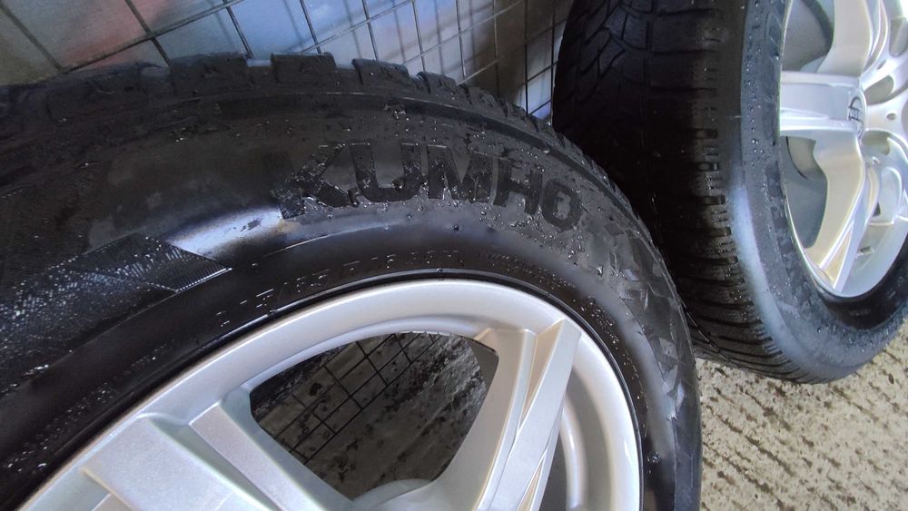 Roți de  iarnă  Nissan 215/65/R16 DUNLOP