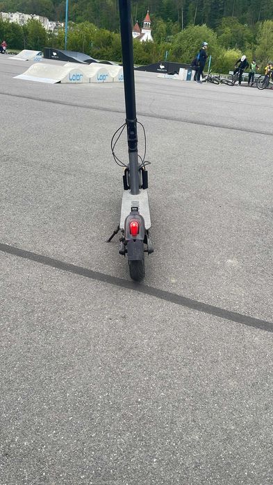 Vând trotineta electrica