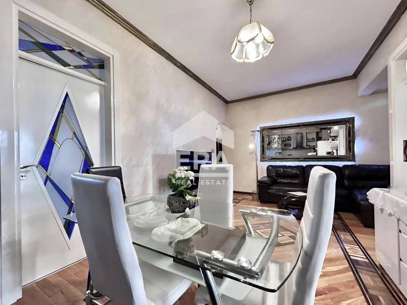 Продава се Четиристаен апартамент в София, Медицинска академия - 76 кв.м за 3816 €/кв.м - Снимка #1