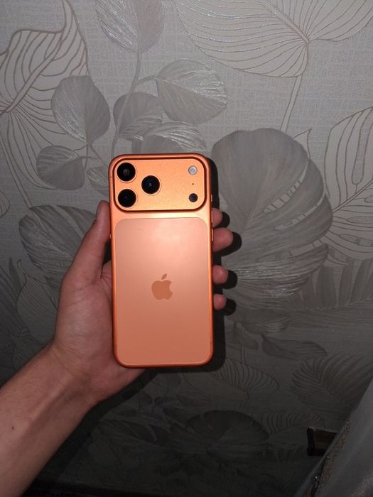 IPhone 17 pro max orange
