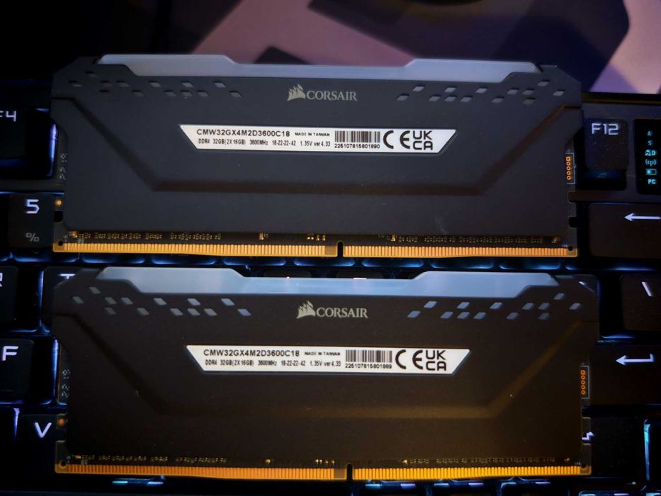 Рам памет Corsair VENGEANCE RGB PRO 32GB (2x16GB) DDR4 3600MHz