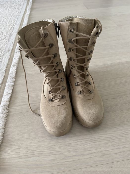 Продам бежевые берцы 40 размер