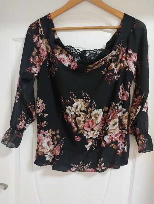 Елегантна блуза с презрамки и паднал ръкав