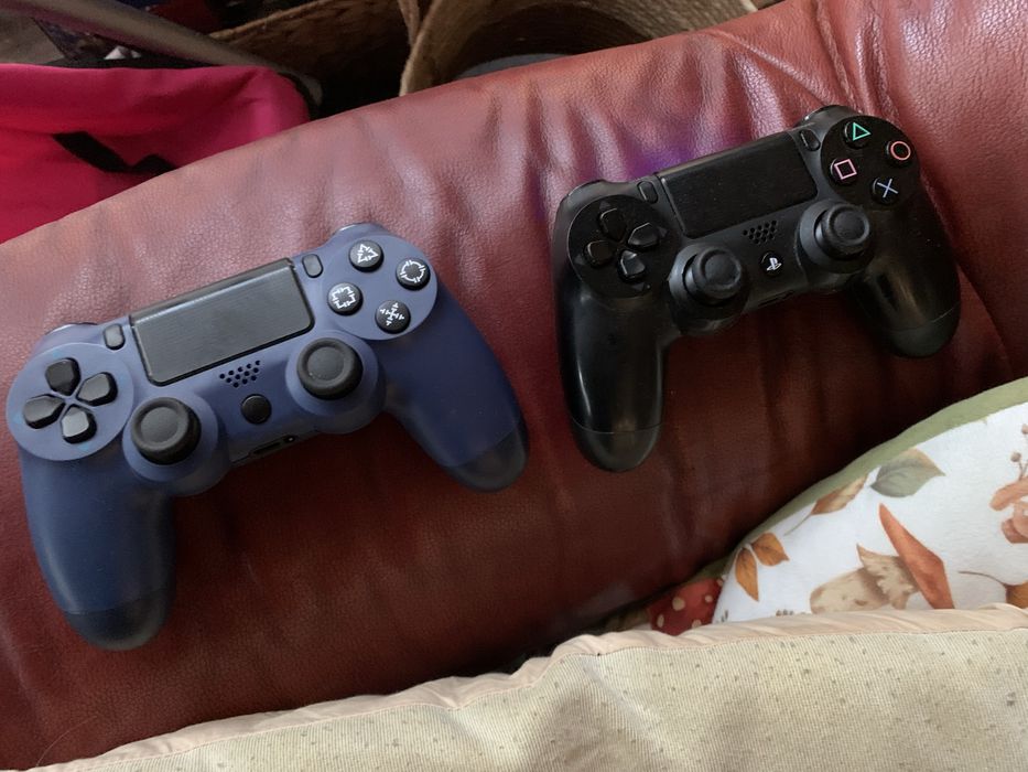 Ps4 с 4 gamepads external hard 1tb, подарък игви и светещ надпис