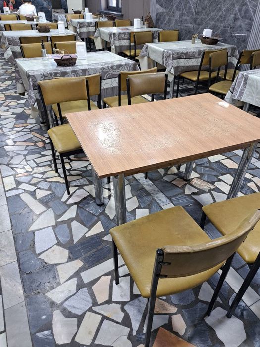 Срочно Продается столь и стулья длякафе