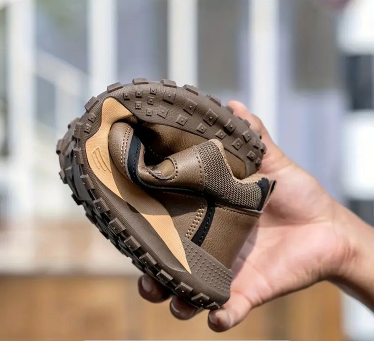 Продам спец обувь кроссовки модные