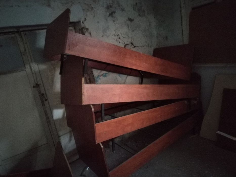 Каравот бир кишилик. 8-10  дона. Бақувват, холати яхш