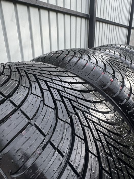 Vând Cauciucuri noi nouțe 225/50 R17