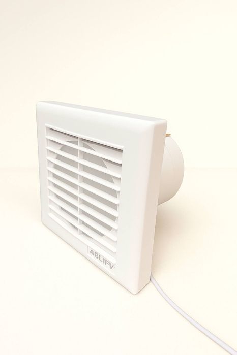 Ventilatirlar oq seri qora ranglari bor
