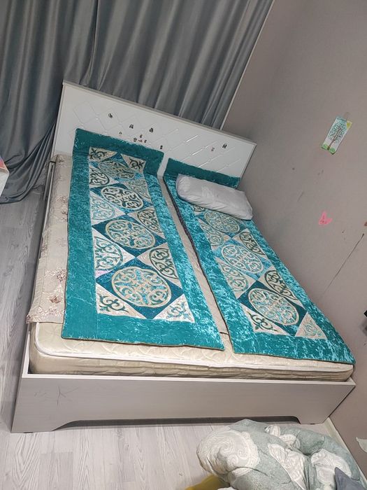 Продам кровать 2х спалку с матрасом