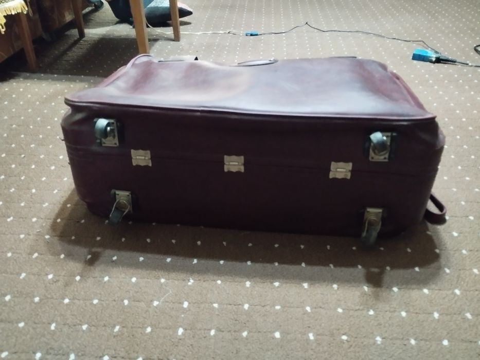 Чемодан Чехословакия кожа б/у