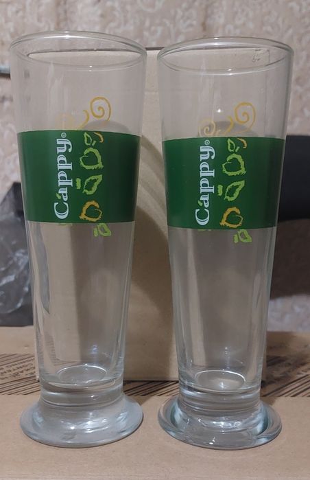 Пподавам чаши за безалкохолно