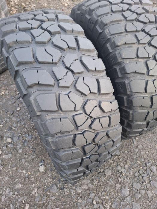 Vand 2 anvelope 32×11.50R 15 LT bune fara defecte