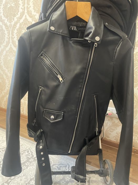 Продам женскую куртки