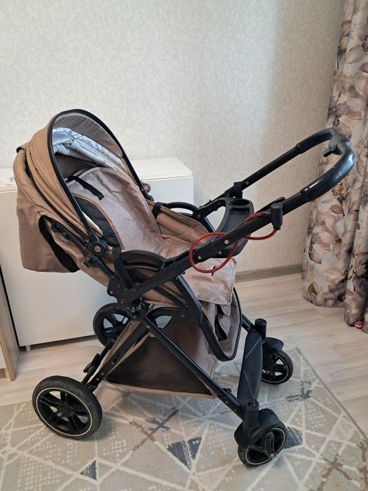 Продам коляску от 0 до 3 лет