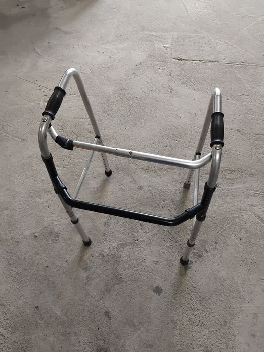 Проходилка за възрастни