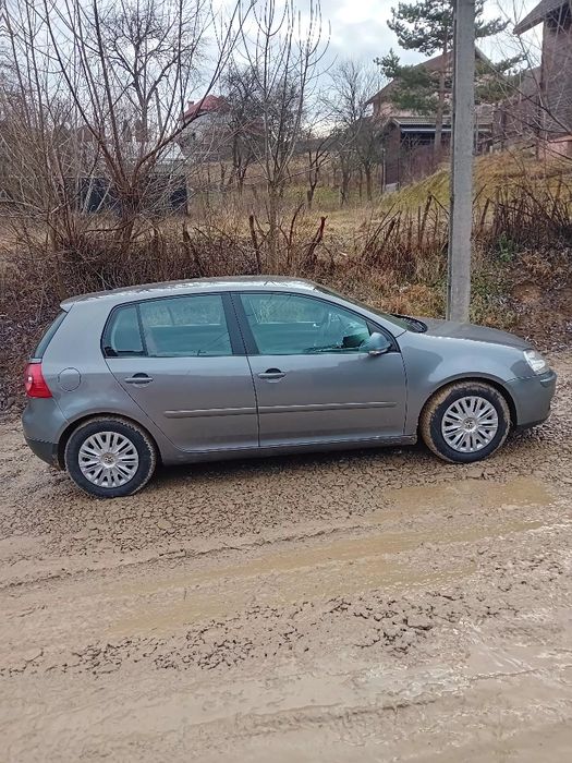 Vând Volkswagen golf 5