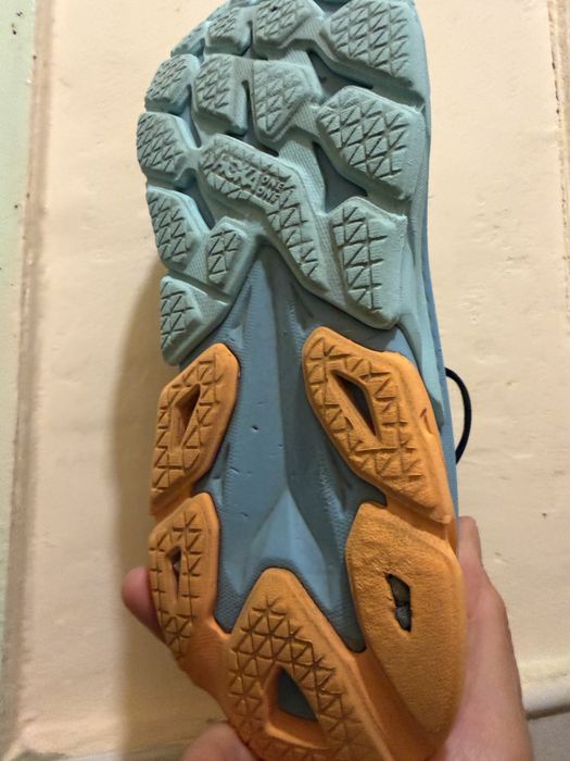 400 lei hoka marimea 42 sexond