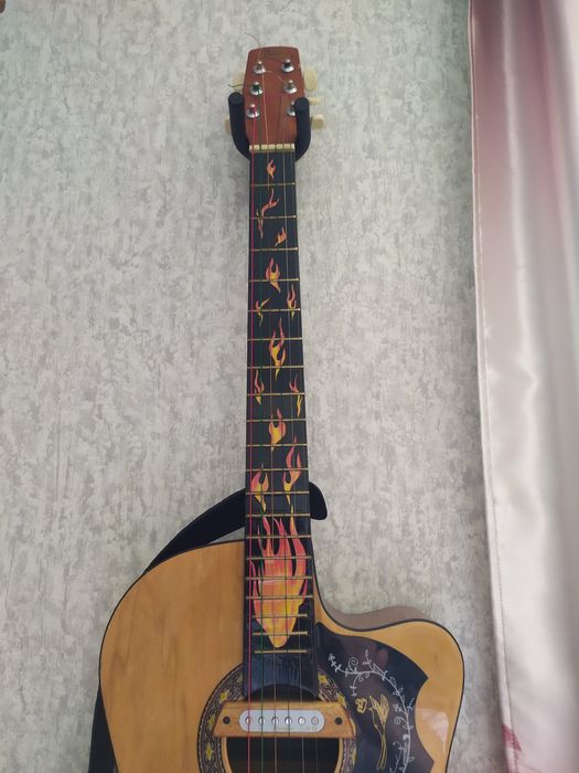 Электроакустическая гитара