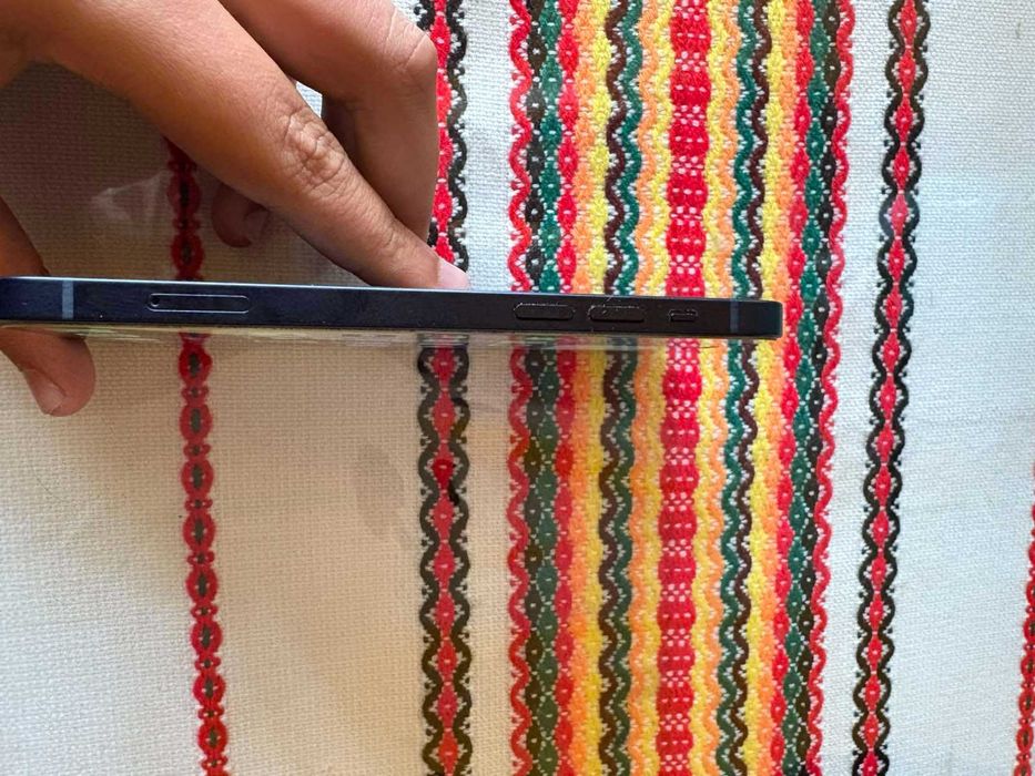 Продавам телефон iPhone