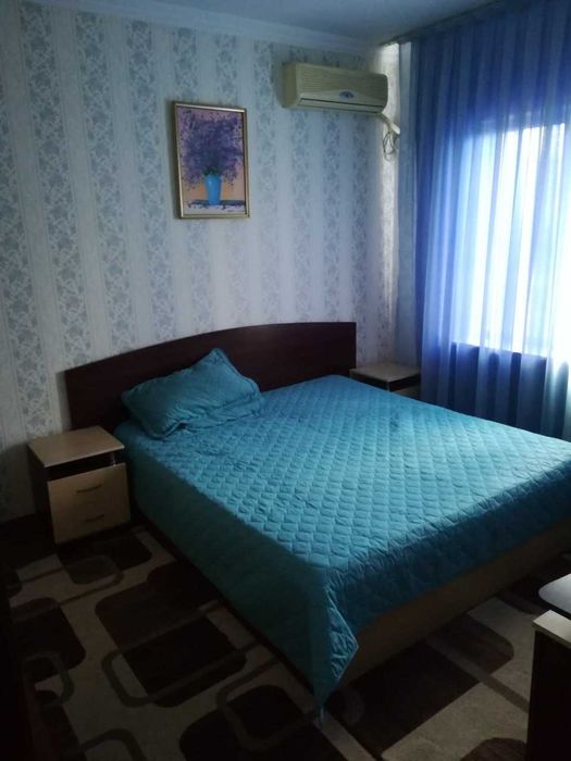 Спутник 17 3/4/4  Всего за 65.000! Дом 77 серии, квартира 70 м².