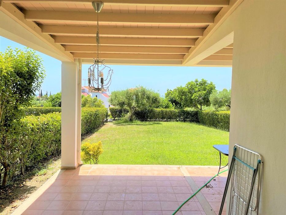 Вила до морето с три спални за продажба в Неа Скиони, Халкидики