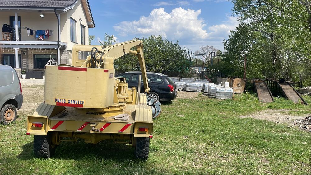 Incarcator cu toate 4 rotile tragatoare