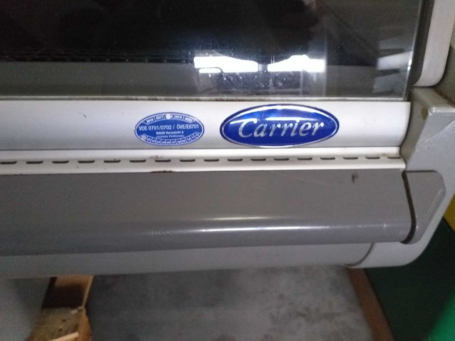 Крайстенна отворена хладилна витрина Carrier