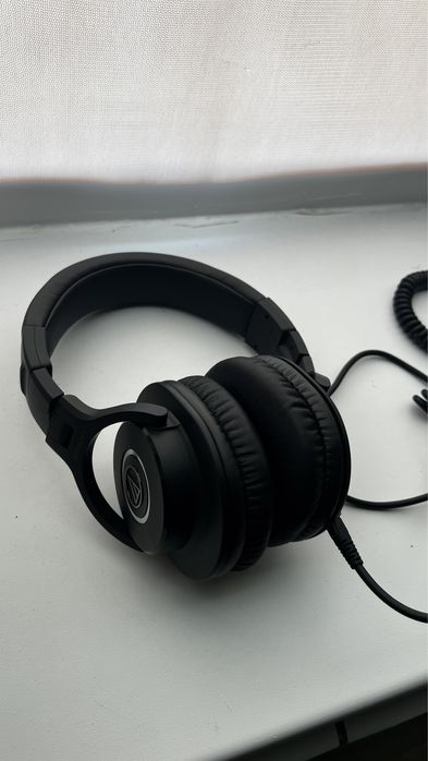 Наушник Audio Technicia ATH-M40x