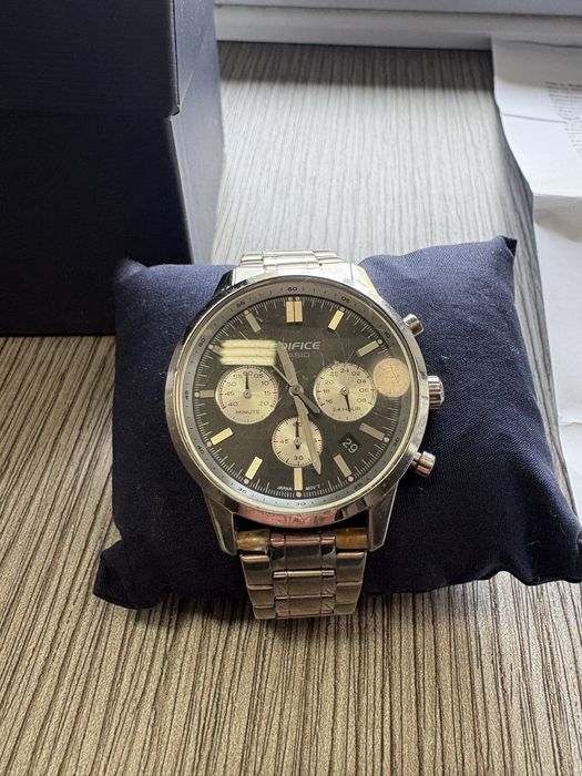 Часовник Casio Ediface