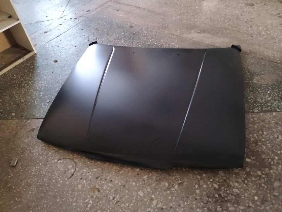 Продам капот , крылья