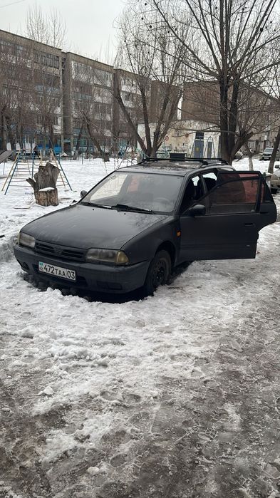 Продам машину ниссан премьера универсал