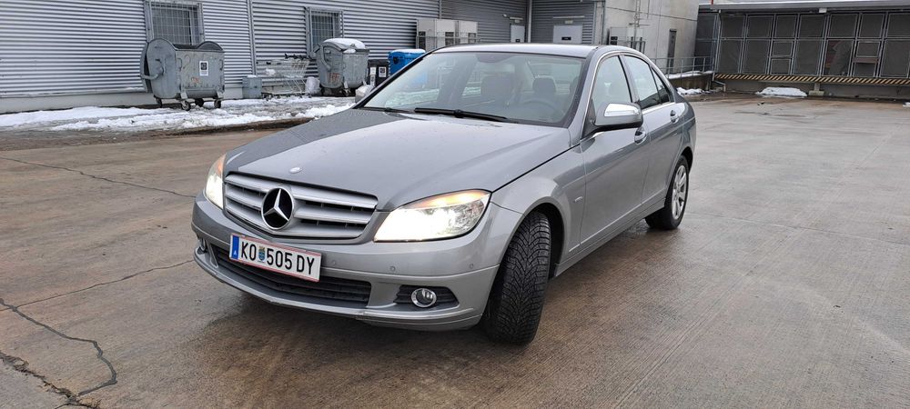 Mercedes-Benz  C 200