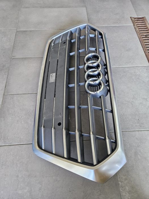 Grila centrala Audi Q5 SQ5  8R, FY Facelift 2012-2024