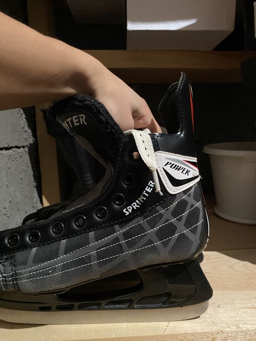 Хоккейные коньки