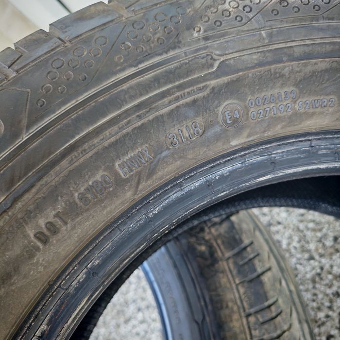 4 бр. Бусови гуми Continental 235/65/16C