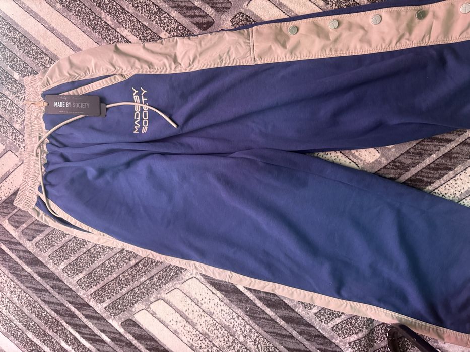 Pantaloni Made  by society