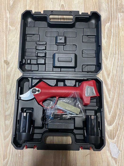 Ножица лозарска акум. безч. 16V 2x2Ah 25mm куфар RD-PSH02