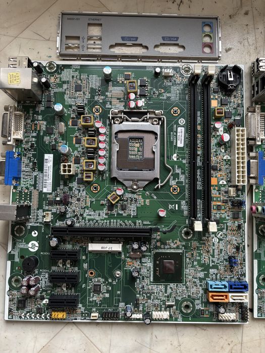 Дъно HP socket LGA1155, 2 броя в перфектно състояние + охладители