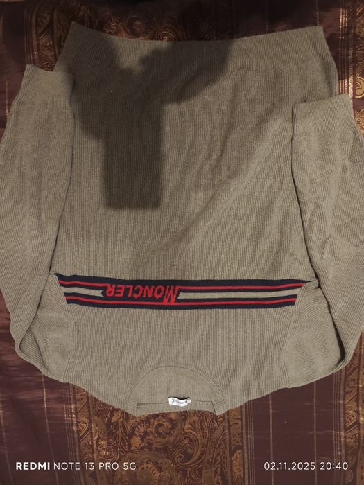 BOSS, Moncler - памучни пуловери