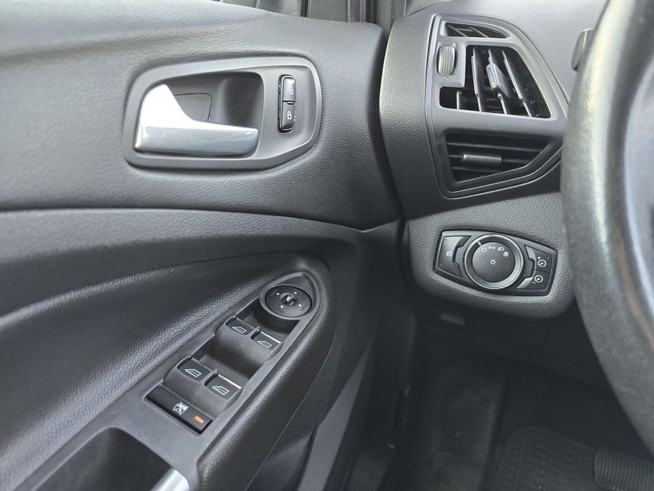 Ford Escape Se vinde Ford Escape model 2013 2.0 EcoBoost 178kw 243 CP 10900 euro