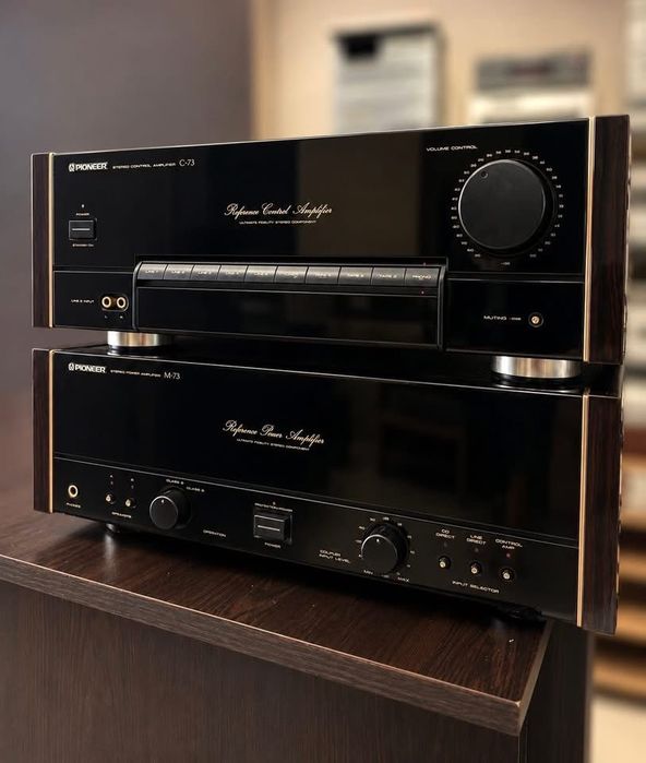 Колекционерски сет предусилвател + стъпало Pioneer Urushi C-73+ M-73