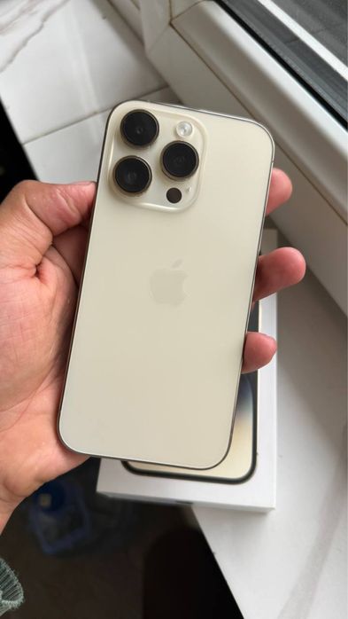 Iphone 14 pro gold