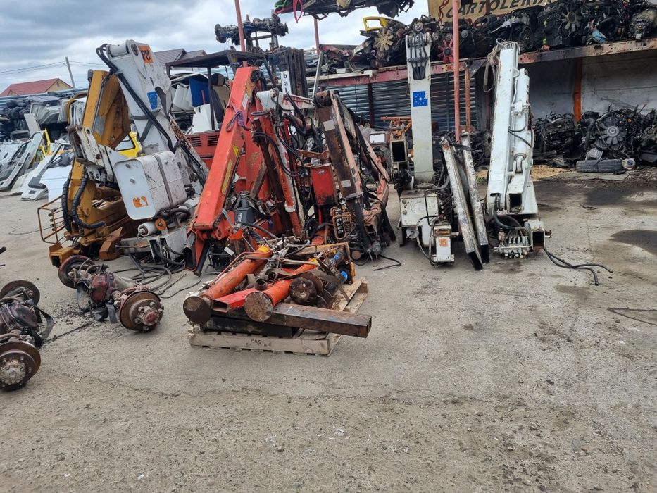 Vând macarale de diferite dimensiuni recent aduse din Italia