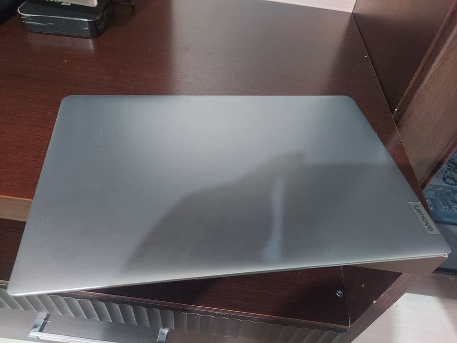 Ноутбук продам.Срочно