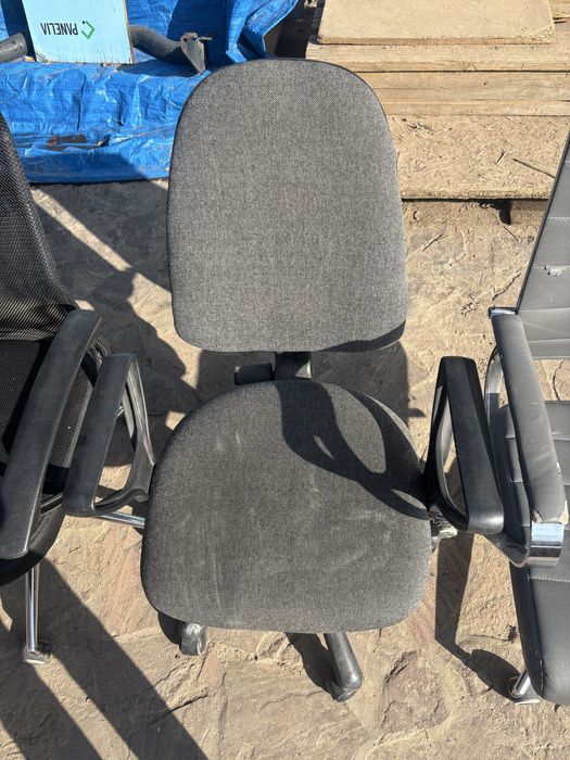 офисные кресла на колесиках