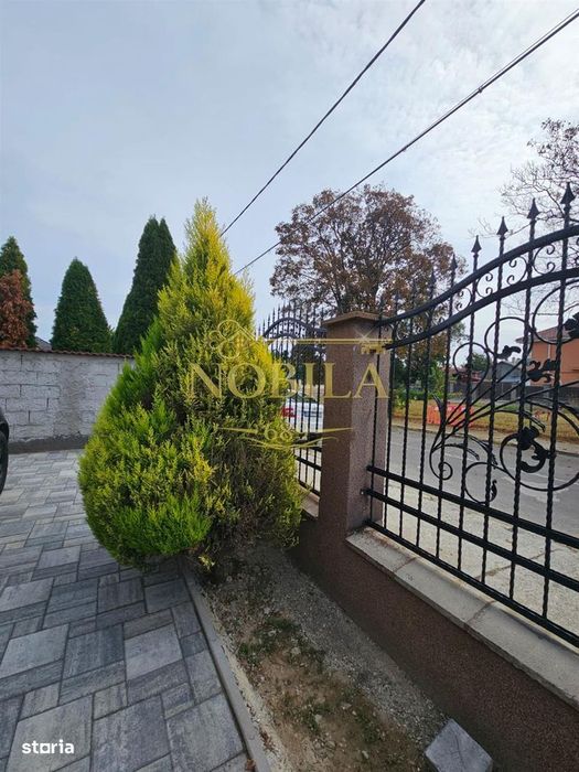 VILA DE VANZARE BACAU  P+E+M (de locuit si birou , clinica, notarriat,