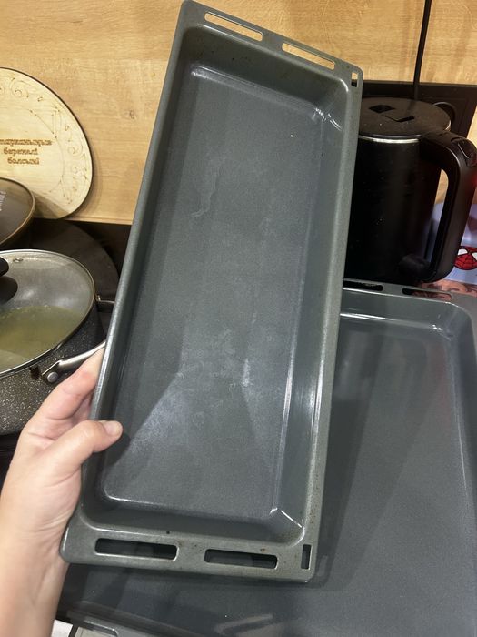 Продам два противня фирмы bosh